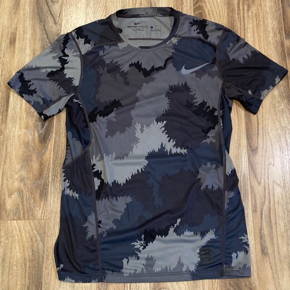 Nike Other - NWOT Nike Pro Hypercool T-shirt M